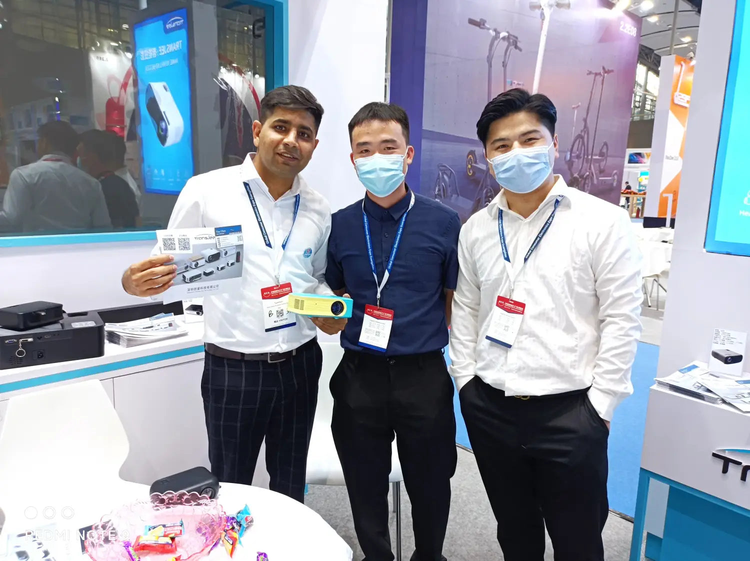 ProjecteurMINI projecteur A2000 Mini projecteur de poche 1000 Lumens LED Projecteur vidéo projecteur de cinéma maison